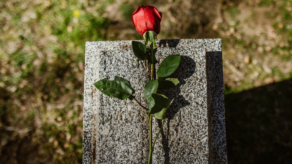 Celebration of Life vs. Funeral: What’s the Difference?